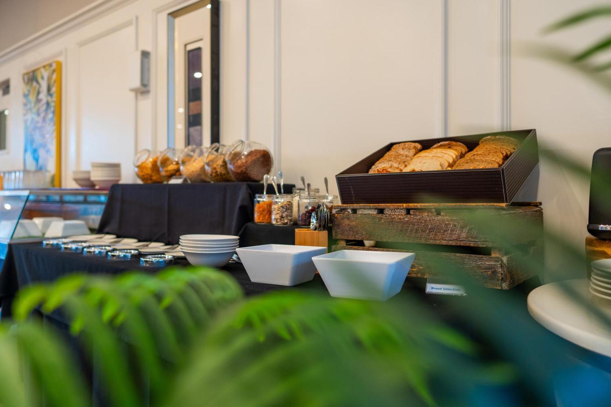 Hotel Armitage And Conference Centre Tauranga Bagian luar foto